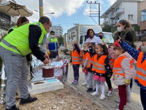 Minik yüreklerin büyük sevgisi