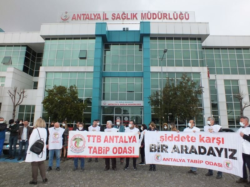 Hekimler : Biz burada kalacağız