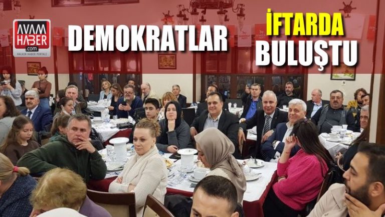 Demokratlar iftar programında buluştu