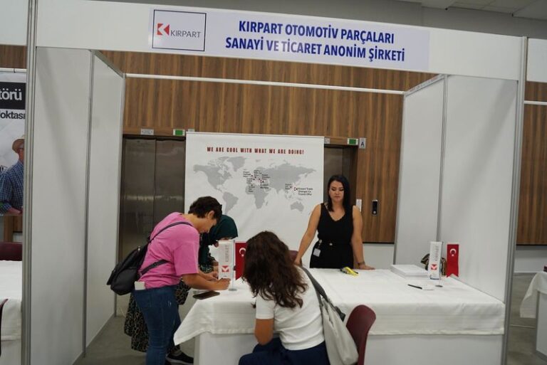 25 İşveren Standında 1.675 İş Başvurusu Yapıldı