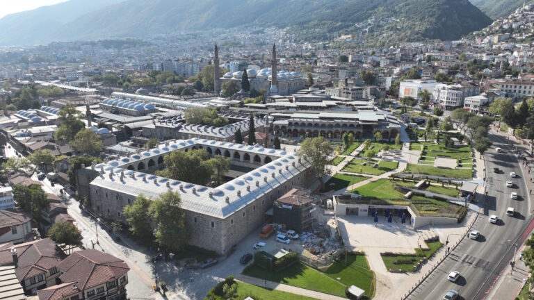 Hanlar bölgesi otoparkı nefes aldırdı