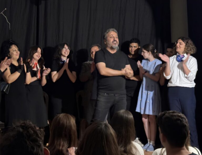 Altunöz  “Defne’de tiyatro salonu istiyoruz!”