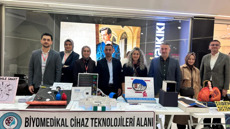 Erenler MTAL Öğretmenlerinden Bursa Bilim Şenliği’nde Yenilikçi Biyomedikal Projeler