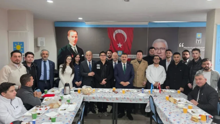 İYİ Parti Orhangazi Gençlik Kollarında Görev Değişimi