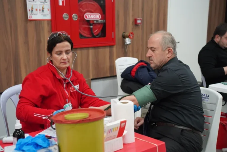 Orhangazi’de Kan Bağışında Tarihî Rekor: 734 Ünite Kan Toplandı
