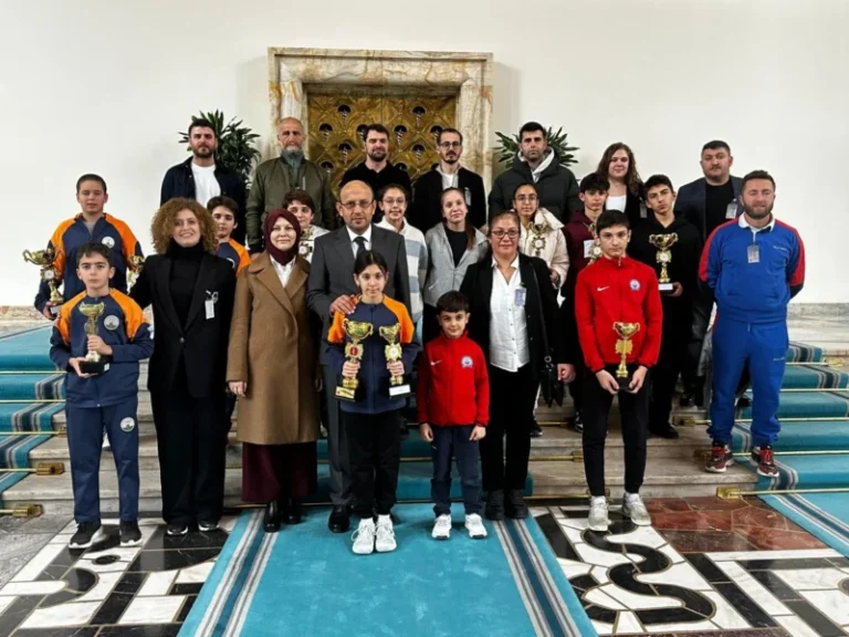 Bursa’nın Minik Tenis Şampiyonları Ankara’da Özel Bir Programda Ağırlandı