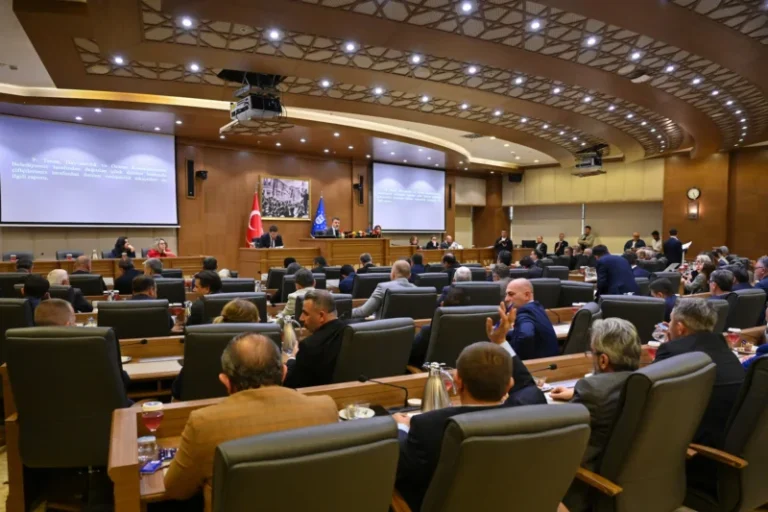 Büyükşehir Belediyesi 2025 yılı Faaliyet Raporu’na onay