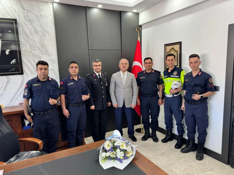 Jandarma’dan Kaymakam Karamehmetoğlu’na Anlamlı Ziyaret