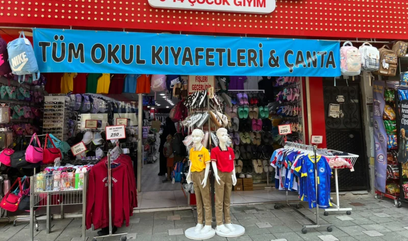 Okul alışverişinde hareketlilik başladı