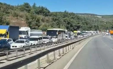 Dürdane Rampası’nda Asfalt Çalışması Trafiği Yoğunlaştırdı