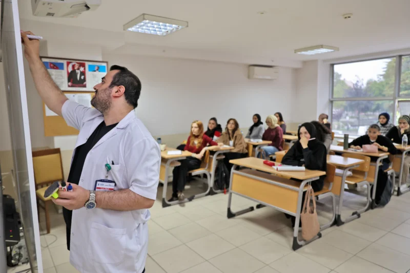 Bursa Büyükşehir Belediyesi’nin Ücretsiz YKS Hazırlık Kursları Başladı
