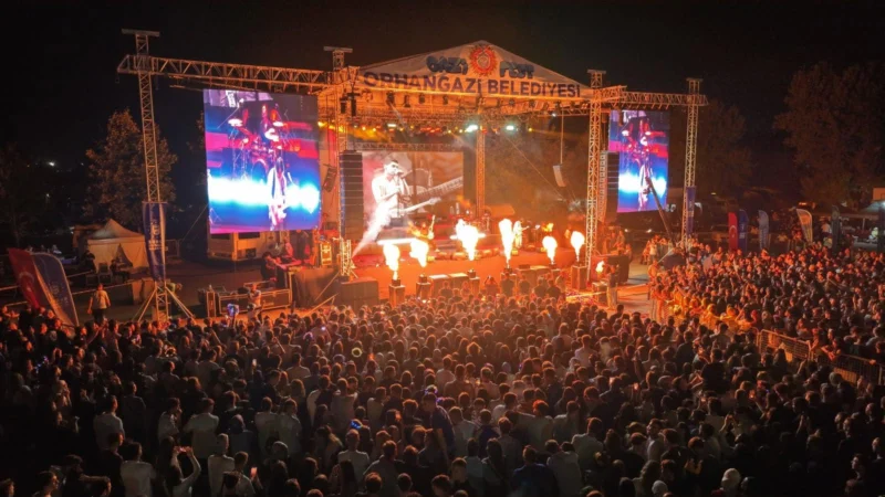 GaziFest’te İkinci Gün Coşkusu: Orhangazi’de Renk, Adrenalin ve Müzik Bir Arada