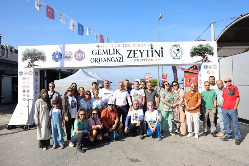 Gemlik’te zeytin rotası keşif yürüyüşü: 15 asırlık tarihe tanıklık edildi