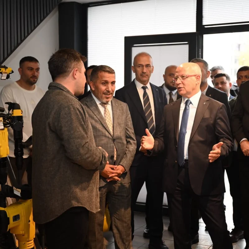 AK Parti Bursa İl Başkanı Davut Gürkan’dan Orhangazi’de esnaf ziyareti
